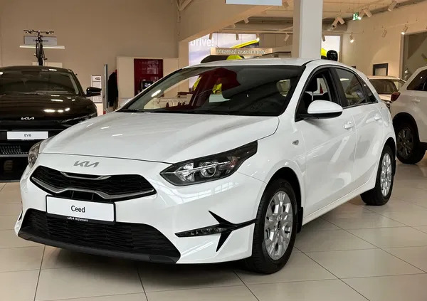 kia pomorskie Kia Ceed cena 94900 przebieg: 5, rok produkcji 2023 z Gdynia